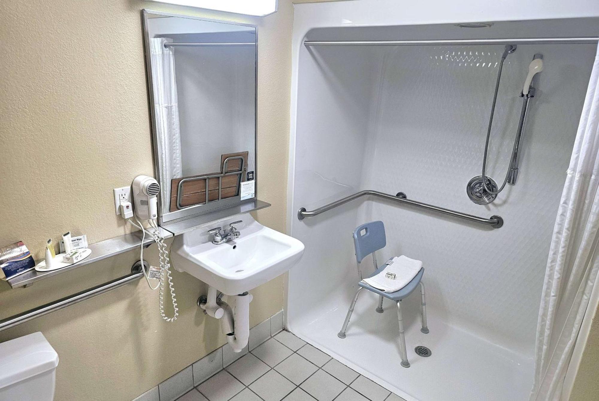 Baymont By Wyndham Hotel 2*